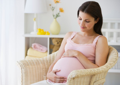 Những tinh dầu nào phụ nữ có thai có thể sử dụng và tinh dầu nào cần tránh?