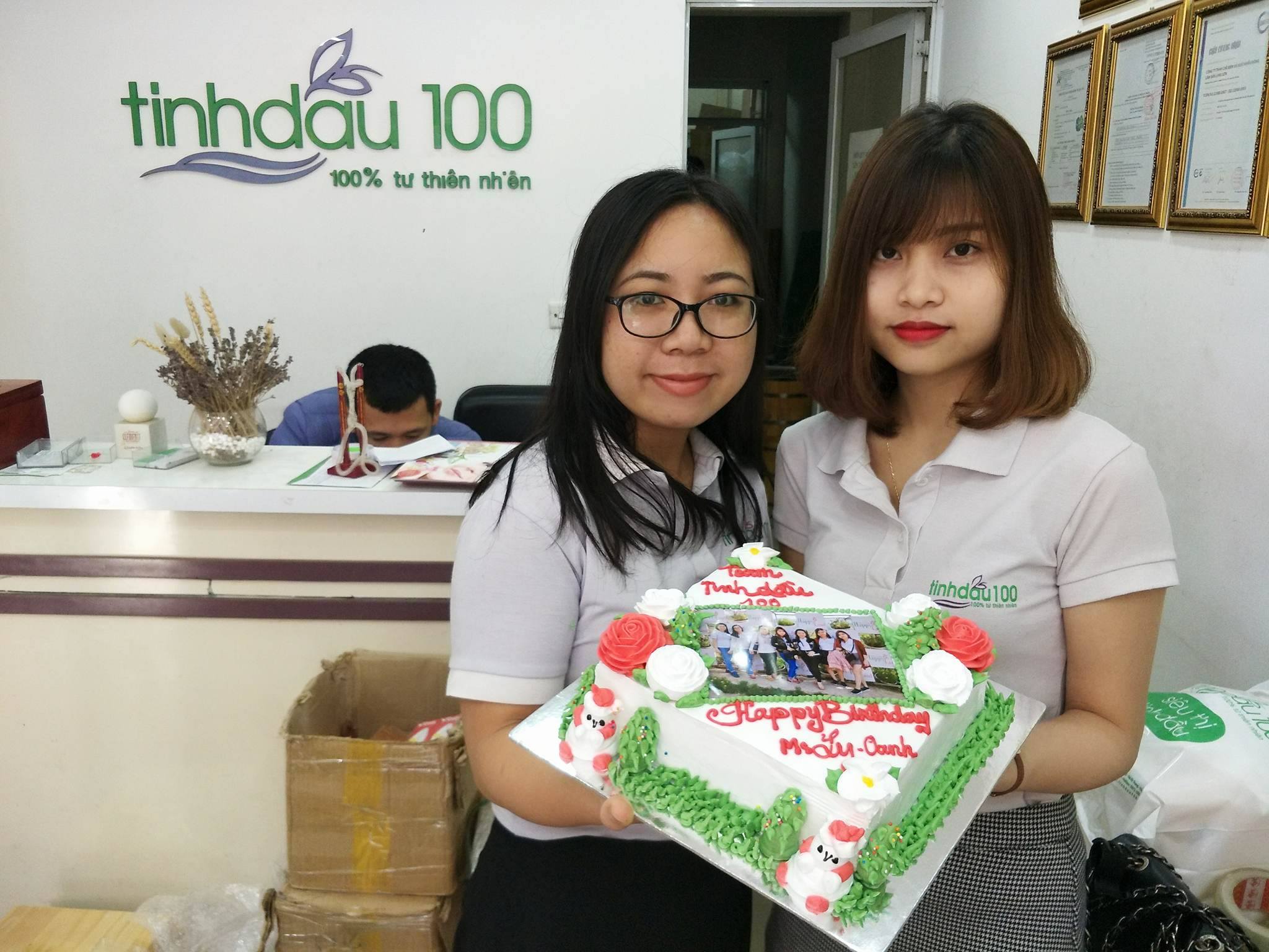 Team Tinhdau100 chúc mừng sinh nhật Ms Oanh + Ms Ly
