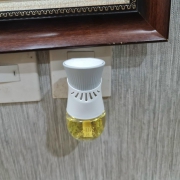 Thời tiết nồm ẩm dùng ngay bộ Tinh dầu cắm điện Airwick để khử mùi hôi ẩm mốc cho ngôi nhà của bạn nhé!