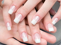 Bí quyết dưỡng móng tay bằng dầu dừa