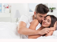 Giữ lửa yêu với dầu massage bôi trơn