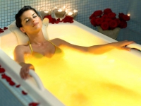 Liệu pháp thư giãn, xóa tan mệt mỏi sau ngày làm việc căng thẳng với muối ngâm chân, muối tắm