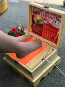Xả kho đá muối massage chân