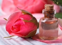 Những loại tinh dầu phù hợp cho vợ chồng