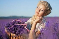 Cân bằng cảm xúc - giảm stress hiệu quả với xịt tinh dầu oải hương Areo