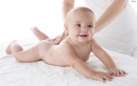 Việc chăm sóc trẻ đơn giản với tinh dầu tràm
