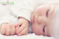 Trị mồ hôi trộm cho trẻ bằng tinh dầu