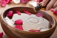 Loại bỏ nám và tàn nhang với tinh dầu