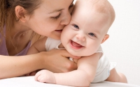 Các mẹ sau sinh đang gặp tình trạng tắc sữa, ít sữa lên tham khảo ngay bài viết này.
