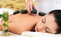 Một số công dụng massage từ đá nóng mà bạn chưa biết!