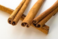 Công dụng và cách sử dụng của tinh dầu quế