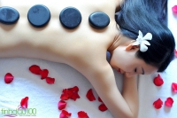 Chị ấy đã không còn đau mỏi vai gáy sau khi đi spa massage đá nóng như thế nào?