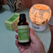 Bảo vệ con yêu bằng tinh dầu sả chanh thiên nhiên