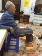 Món quà ý nghĩa dành tặng bố mẹ trong mùa lạnh này là bộ đá muối đặt chân Himalayan tại shop tinh dầu 100 thật quá tuyệt vời.