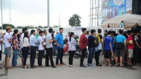 Cả làng ơi mau ra mà xem: Mua đá muối tặng tinh dầu kìa
