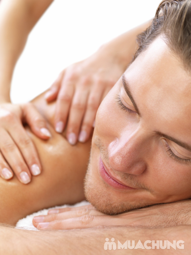 Còn gì tuyệt hơn một buổi massage do chuyên viên massage “vợ” thực hiện?