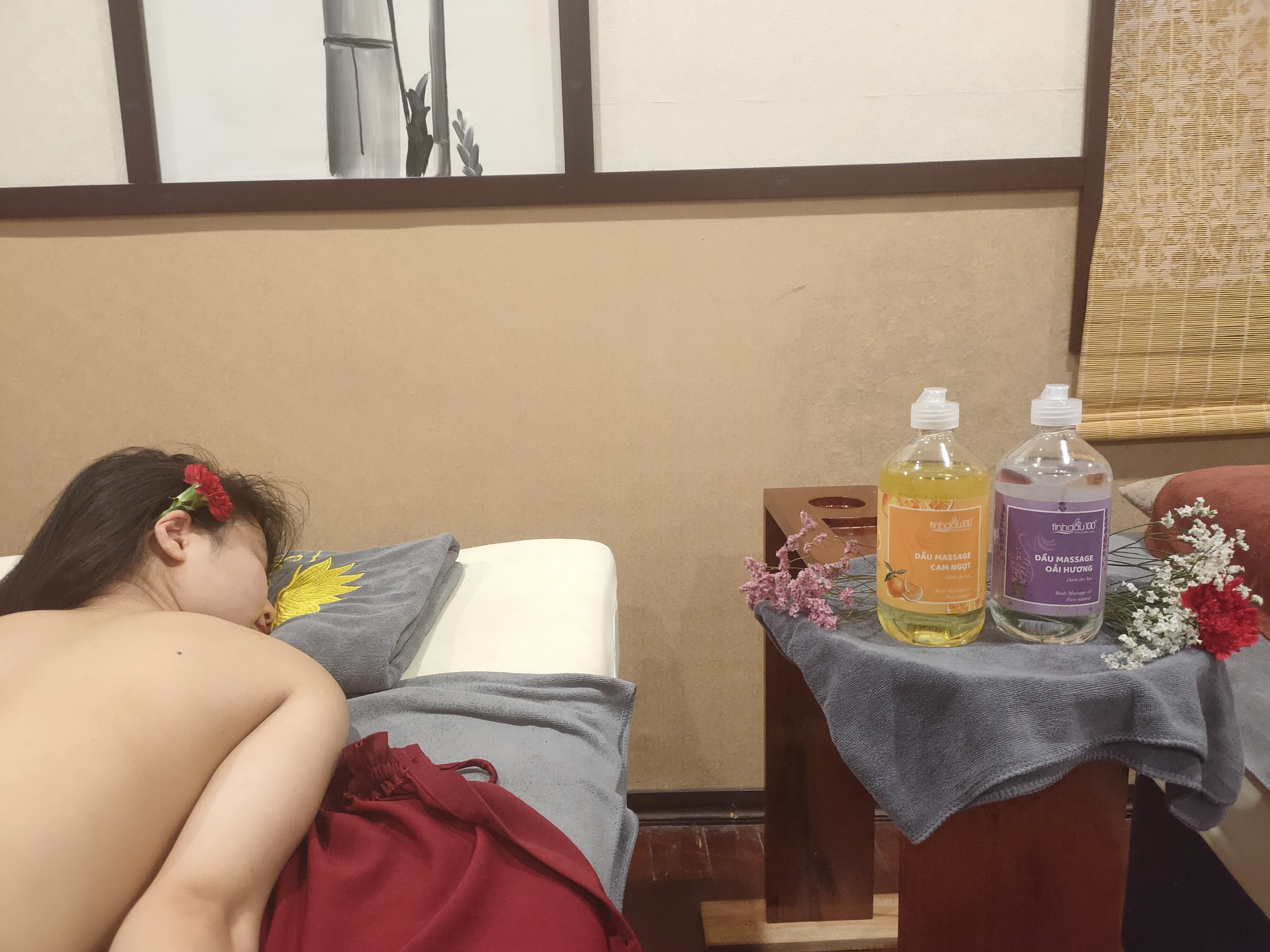 Spa nên dùng dầu massage loại gì để an toàn cho khách và nhân viên tránh gây ngứa, dị ứng?