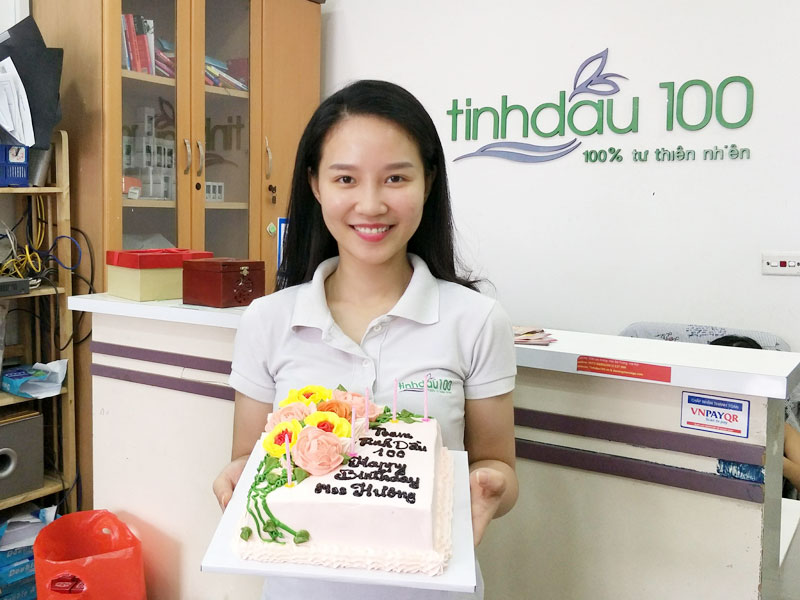 Chúc mừng sinh nhật cô nàng tháng 5 của Team Tinh dầu 100